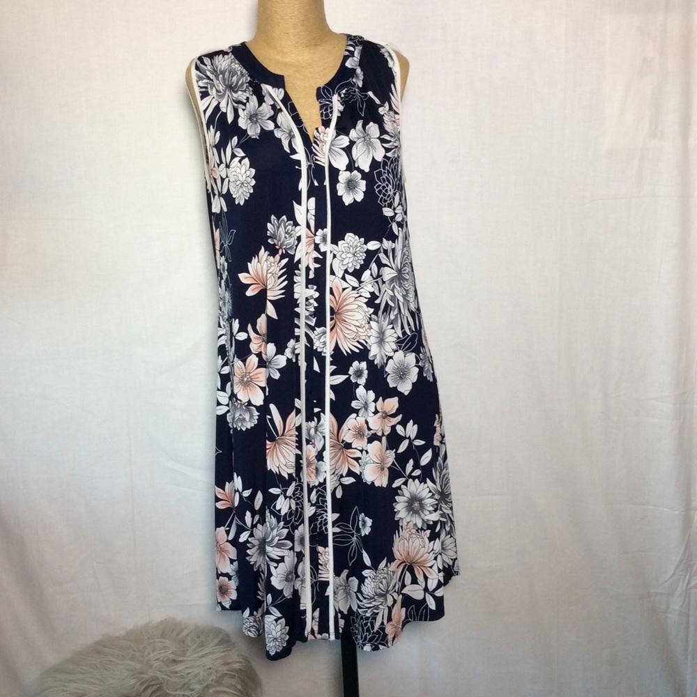 Pre Seption Concept Sleeveless Navy Floral Dress